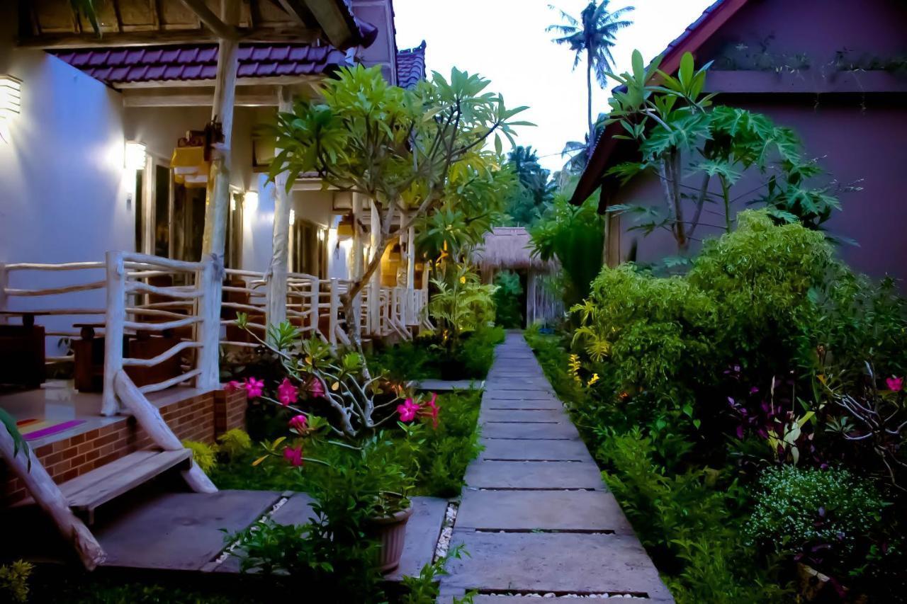 Angels Bungalow Nusa Penida Ped Exterior photo